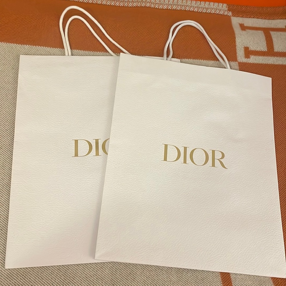 2 for $30 : Authentic Dior Paper Shopping Bags(2bags available, 17.25*14.25*6.6)